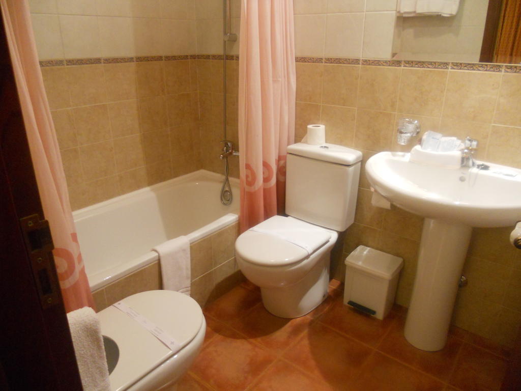Hotel Taramundi Bagian luar foto