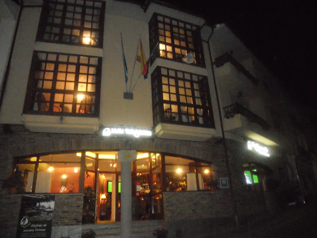 Hotel Taramundi Bagian luar foto